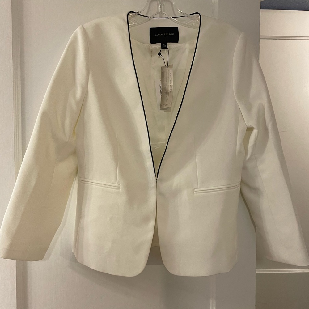 NWT Banana Republic Factory ivory collarless blazer size 6P
